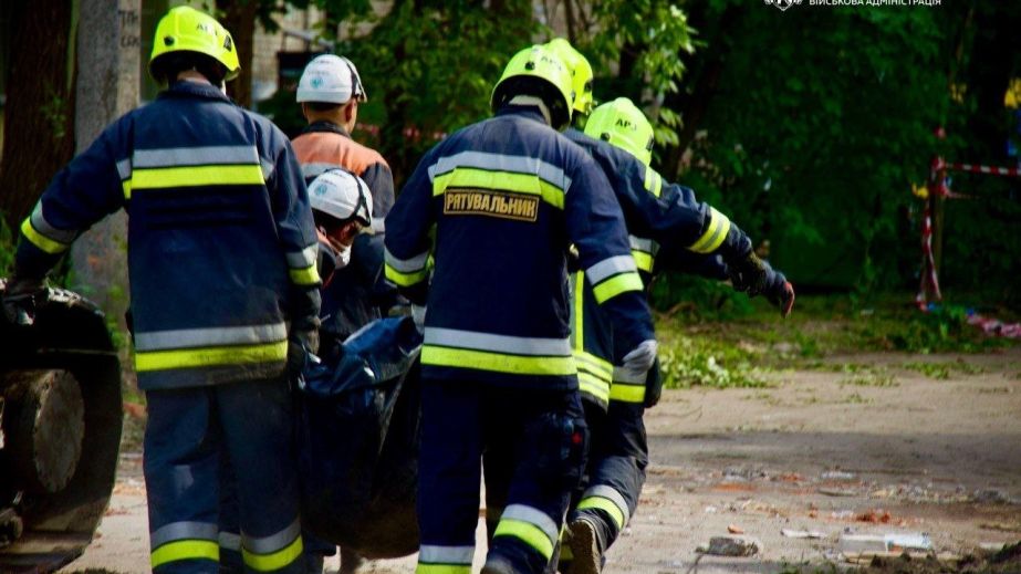 Кількість загиблих у Дніпрі зросла до 16: рятувально-пошукові роботи завершені (ФОТО)