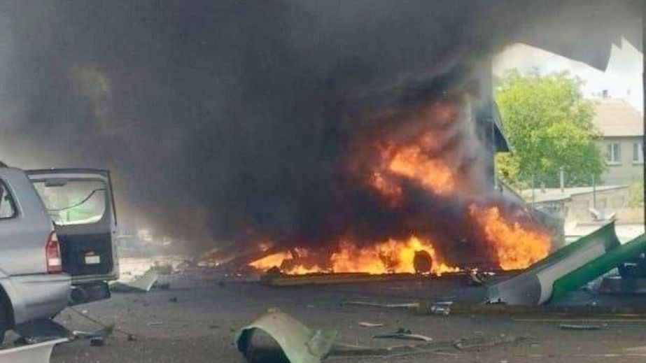 Окупанти завдали ударів по двох АЗС у Павлоградському районі: поранено чоловіка (ВІДЕО)