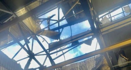 Оккупанты атаковали Днепр: ранены семь человек, изуродовано промышленное предприятие
