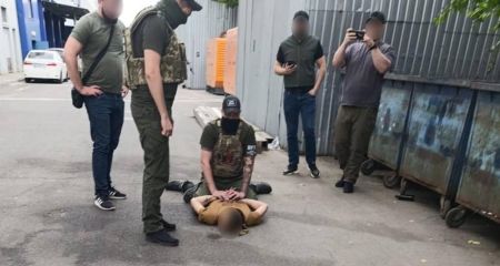 Продавал гранатометы...