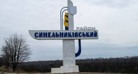 Из-под обстрелов и дроновых атак: "Білі янголи" эвакуировали пожилых людей из прифронтовой деревни на Днепропетровщине