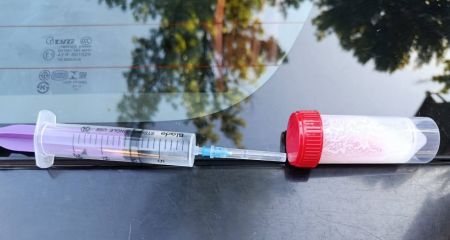 В одном районе Кривого Рога патрульные задержали сразу двух мужчин с наркотиками (ФОТО)