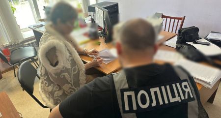 Коррупция в халатах: на Днепропетровщине эксглава МСЭК за $7800 продавала отсрочки военнообязанным