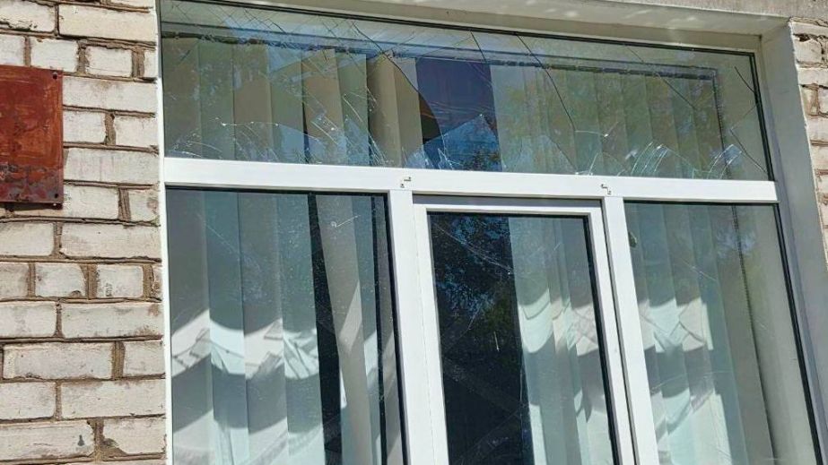 Пошкоджено п'ять житлових будинків: у Дніпрі ліквідовують наслідки ракетного удару (ФОТО)