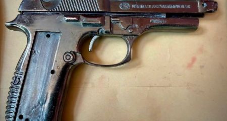 Дерзкое нападение с пистолетом-зажигалкой: в больнице Днепра жестоко избили и ограбили пациента (ФОТО)