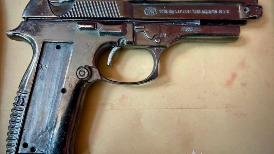Вызывающее нападение с пистолетом-зажигалкой: в больнице Днепра жестоко избили и ограбили пациента (ФОТО)