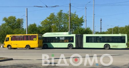 У Дніпрі на місяць змінять маршрут два автобуси: нова схема та причини