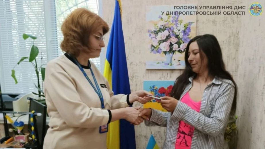 Первый паспорт в 40 лет: жительница Днепропетровщины с рождения жила без документов