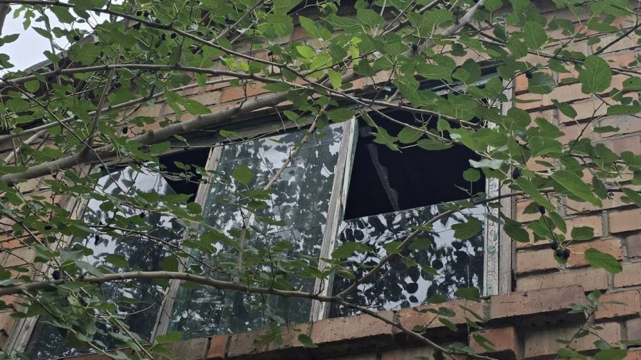 Обстреливали из артиллерии, авиабомбами и дронами: Днепропетровщина под ударом россиян (ФОТО)