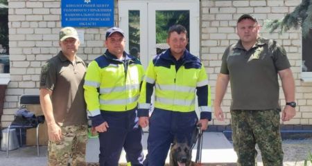 Поиск под завалами и обнаружение умерших: кинологи полиции и ГСЧС Днепропетровщины провели совместные учения (ФОТО)