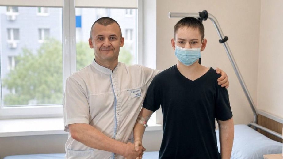 Шанс на нове життя: у Дніпрі 17-річному юнаку успішно пересадили нирку (ВІДЕО)