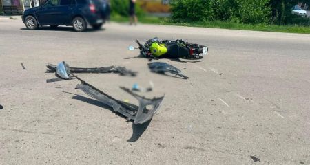 Сбил 17-летнего мотоциклиста на перекрестке: в Самаровском районе будут судить водителя Renault