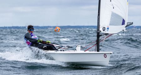 Спортсменка из Днепра Науменко в третий раз подряд стала чемпионкой Европы по парусному спорту (ФОТО)