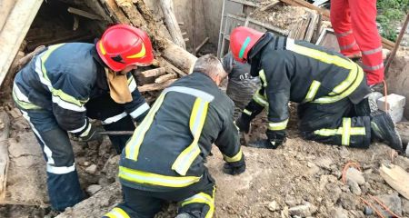 На Дніпропетровщині дах будинку обвалився на чоловіка