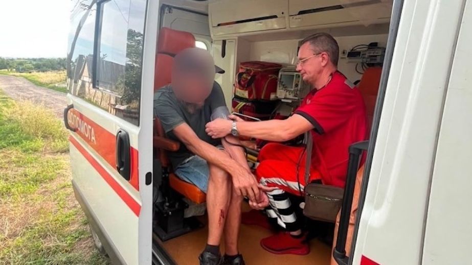 Вооружен ножом и с психическим расстройством: на Криворожье полицейский успокоил и спас агрессивного мужчину