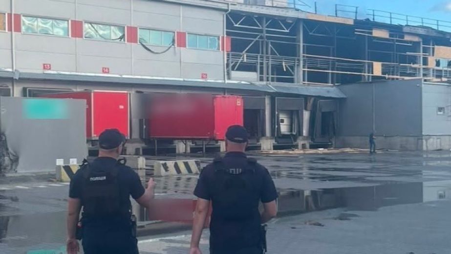Полиция показала последствия атак реактивных дронов, которые произошли вчера вблизи Днепра (ФОТО)
