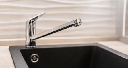 У Дніпрі кілька будинків залишилися без води в шалену спеку: причини та адреси