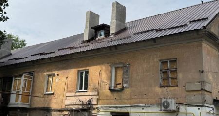 Двічі постраждав від ударів РФ: у Дніпрі відновлюють пошкоджений будинок на вулиці Макарова