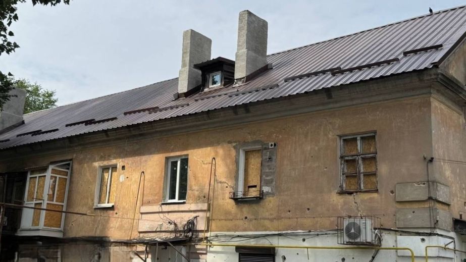 Двічі постраждав від ударів РФ: у Дніпрі відновлюють пошкоджений будинок на вулиці Макарова
