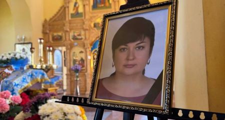 "Моя звездочка родненькая": в Кривом Роге простились с Тиной Козакевич, погибшей во время удара по ТРЦ
