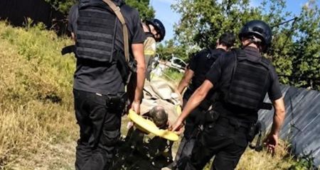 Впав із кручі та пролежав майже дві доби: у Криворізькому районі врятували пенсіонера