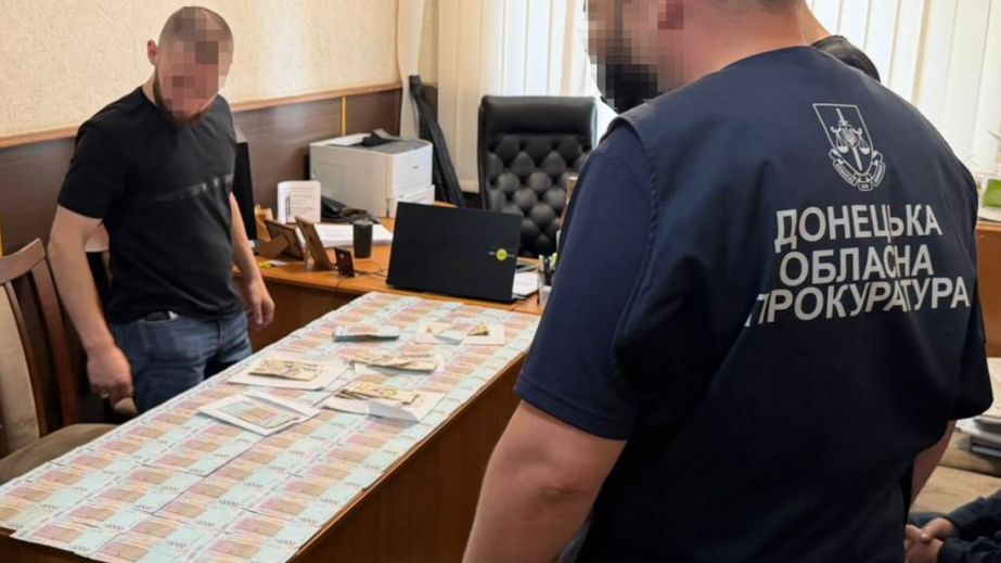 Житель Днепропетровщины пытался продать водительское тракториста за 40 тысяч гривен без экзамена (ФОТО)