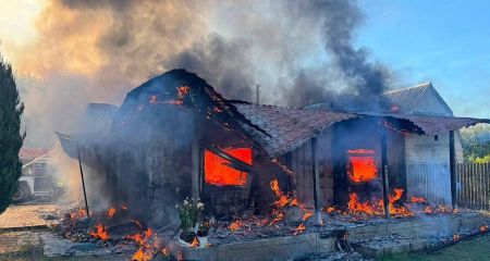 Будинок вигорів вщент: на Дніпропетровщині чоловік за допомогою газового балона підпалив оселю співмешканки (ФОТО)