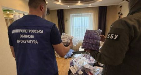 Более 250 обысков по всей стране: на Днепропетровщине разоблачили масштабное производство фальсифицированных лекарств для похудения
