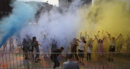 Сто кілограмів фарби та яскраві емоції: у Дніпрі до 500-річчя міста стартував масштабний Kolir Fest