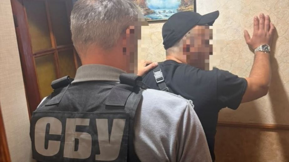 $8 000 за уклонение от мобилизации: в Днепре мужчина обещал "решить" вопросы через ТЦК и больницу (ФОТО)