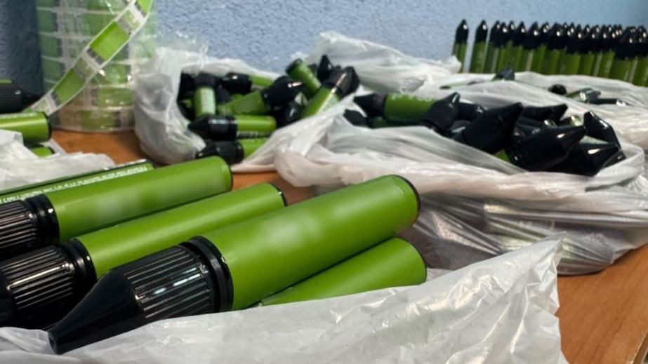У Дніпрі ліквідували підпільний цех із виробництва рідин для вейпів на 10 млн грн (ФОТО)