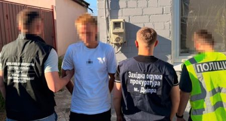 У Дніпрі чоловік обіцяв ухилянтам "безперешкодний" виїзд до Румунії за $8 000