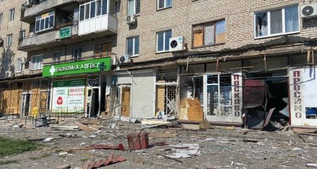 Пятеро раненых: враг...