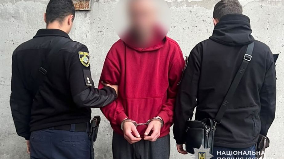 На глазах у свидетелей забрал награбленное и скрылся: в Днепре задержан рецидивист