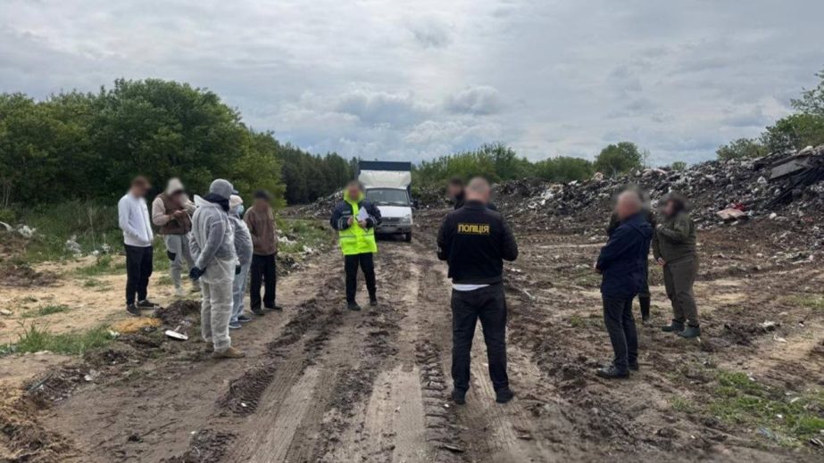 140 тисяч тонн сміття: на Дніпропетровщині викрили керівників підприємства через масштабне забруднення ґрунту (ФОТО)