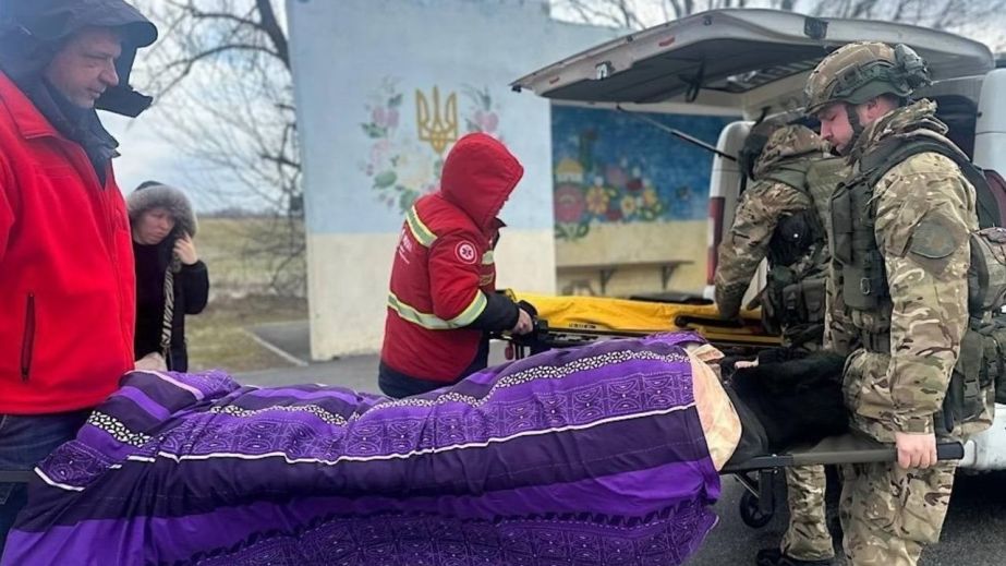 Пів тисячі врятованих життів під вогнем: екіпаж поліції "Білий Янгол" на Нікопольщині розповів про роботу на цьому напрямку