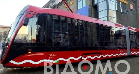 П'ятий у строю: Дніпром поїхав ще один низькопідлоговий трамвай (ФОТО)