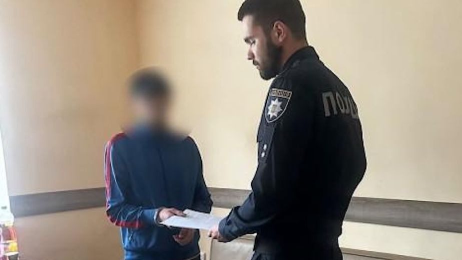 Сбежал с товаром на глазах у шокированного персонала: в Днепре задержан нахальный грабитель