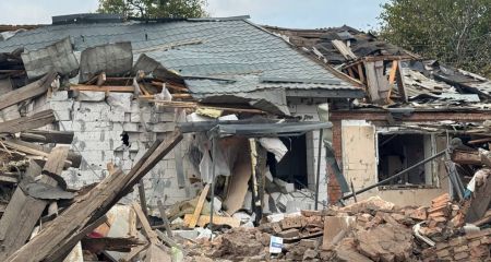 Ворог атакував приватні будинки у Дніпрі: постраждала 84-річна жінка (ФОТО)