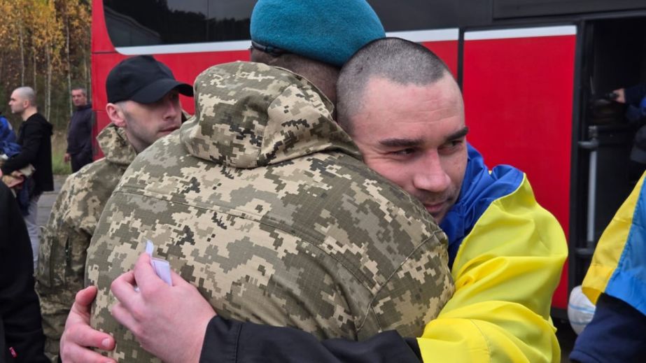 Історичний обмін: з полону повернулися 270 захисників (ФОТО, ВІДЕО)