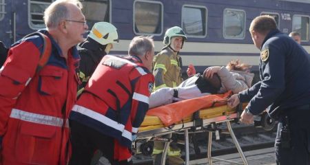 Наслідки удару по вокзалу Дніпра: у лікарнях залишаються 11 поранених, серед них &mdash; дитина
