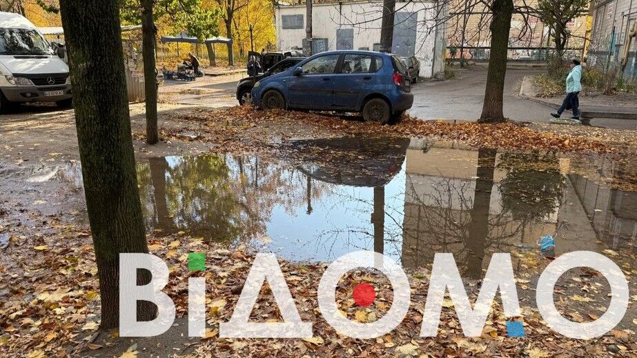 У Дніпрі на ж/м Парус поблизу школи утворилося величезне озеро: що відомо (ФОТО, ВІДЕО)