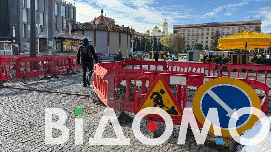 В центре Днепра на Европейской площади ограничили движение пешеходов: какая причина (ФОТО, ВИДЕО)