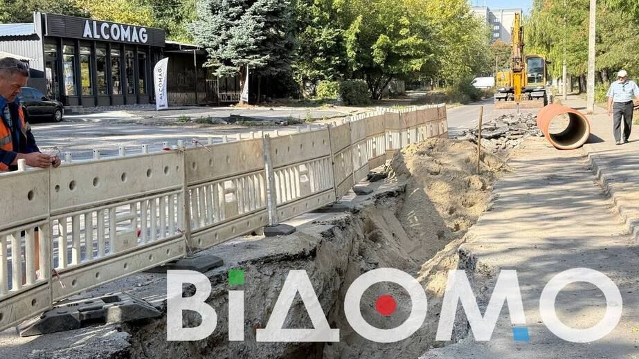 У Дніпрі на ж/м Калинівський ремонтують зливову мережу: коли завершення робіт (ФОТО, ВІДЕО)