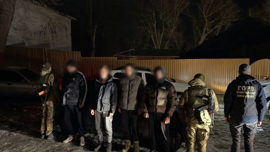 Іноземець за майже півмільйона гривень переправляв мешканців Дніпропетровщини за кордон