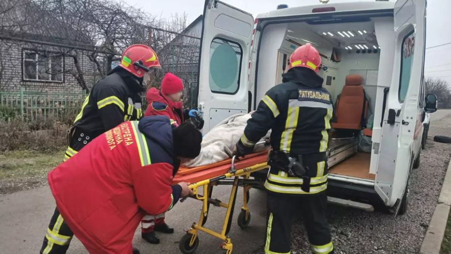 Просила про допомогу у зачиненій хаті: у Томаківці врятували жінку (ФОТО)