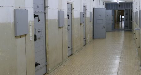 В течение 2,5 лет насиловал малолетнюю падчерицу: на Днепропетровщине задержали педофила (ФОТО)