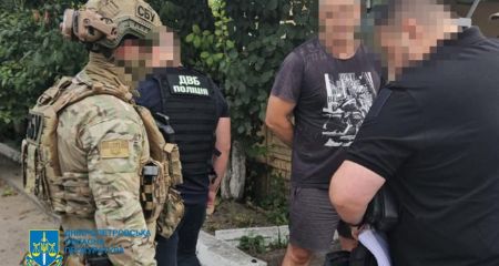 На Дніпропетровщині поліцейський начальник збував наркотики під виглядом замісної терапії