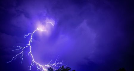 Лето начинается с непогоды: в Днепре и области объявлено штормовое предупреждение (ФОТО)