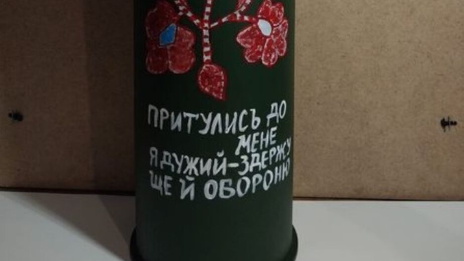 В помощь ВСУ: художница из Днепра расписывает гильзы и продает их на аукционах (ФОТО)
